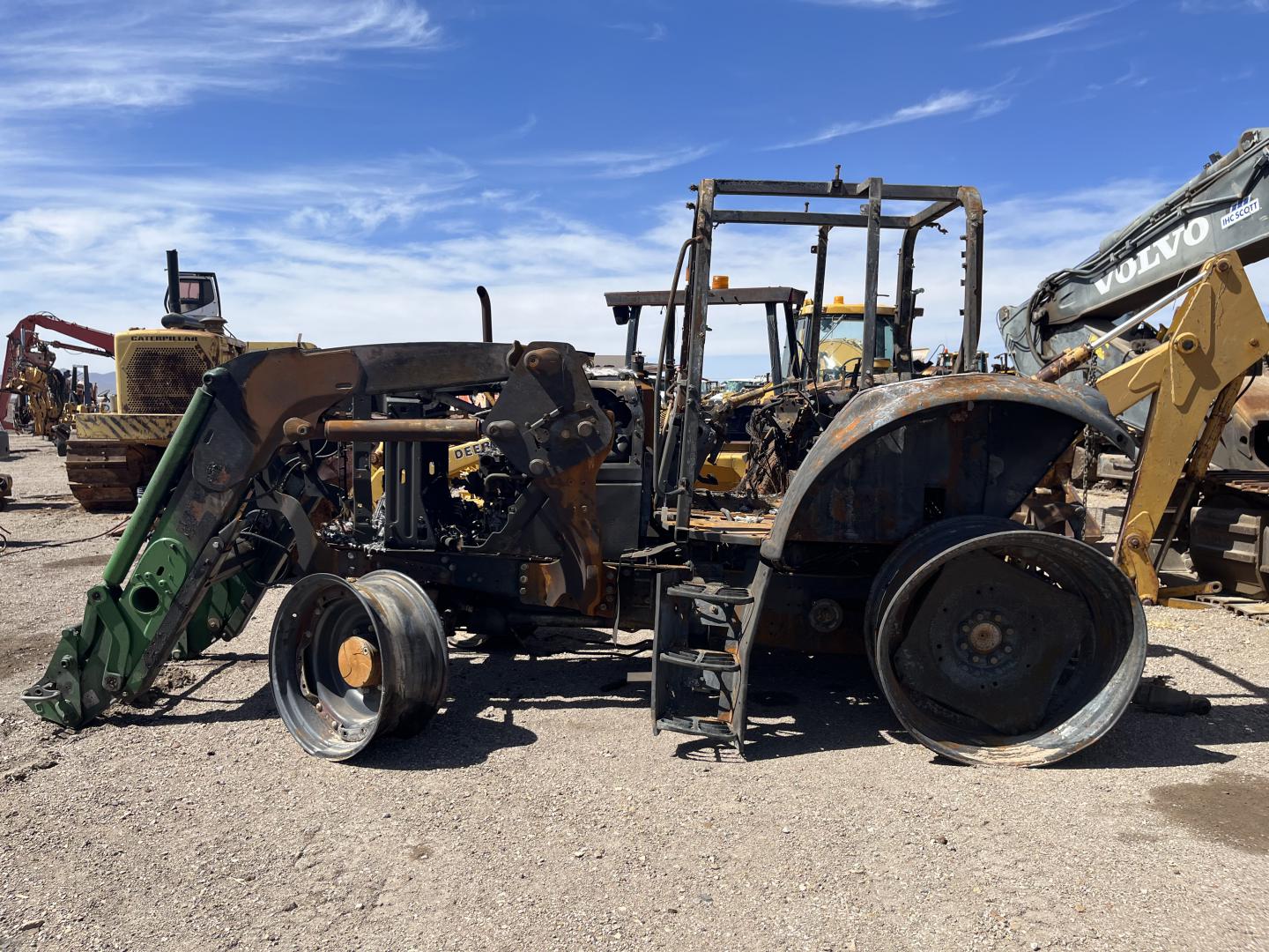 ./imagenes/INVOICE/2019/17541/TRACTOR JOHN DEERE 6130M (2).JPG